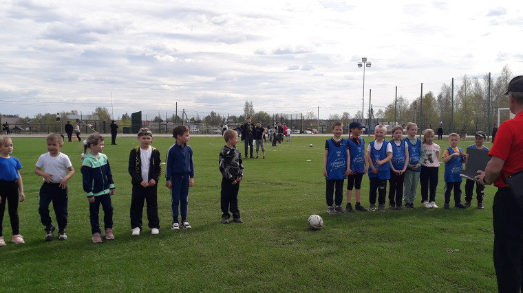 Прошли соревнования по мини-футболу среди обучающихся 1-2 классов, 5-7 классов нашей школы.